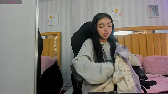 pettit courtny online show from October 1, 2025, 8:15 pm