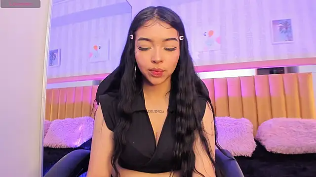 pettit courtny online show from October 2, 2025, 8:38 pm