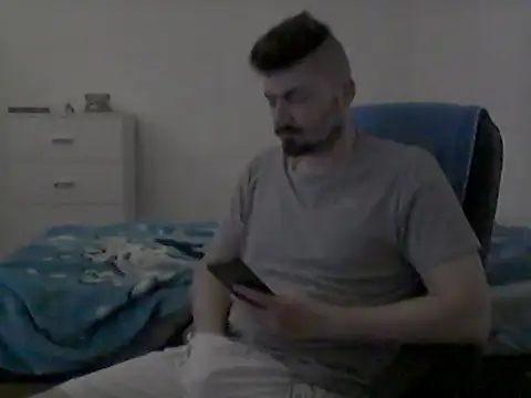 Snapshot of Hkl95555 chatting on October 10, 2025, 10:31 pm Hkl95555 online show from October 10, 2025, 10:31 pm