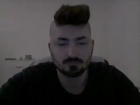 Snapshot of Hkl95555 chatting on October 17, 2025, 11:40 pm Hkl95555 online show from October 17, 2025, 11:40 pm