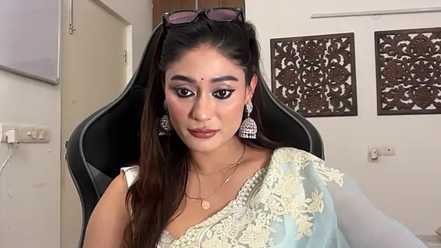 Snapshot of GoddessAnna chatting on November 19, 2025, 6:30 pm GoddessAnna online show from November 19, 2025, 6:30 pm