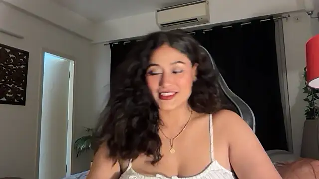 Snapshot of GoddessAnna chatting on April 14, 2026, 5:08 pm GoddessAnna online show from April 14, 2026, 5:08 pm