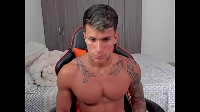 pettergrey1 online show from October 5, 2025, 7:34 pm