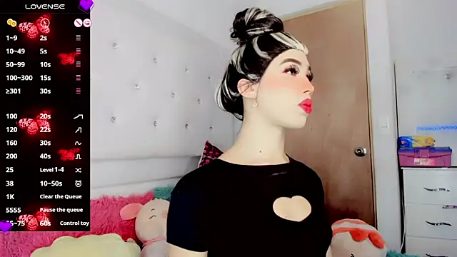 Snapshot of New_Doll chatting on February 7, 2025, 8:22 am New Doll online show from February 7, 2025, 8:22 am