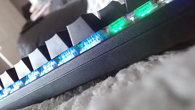 Snapshot of Heracles00 chatting on October 27, 2025, 2:21 pm Heracles00 online show from October 27, 2025, 2:21 pm