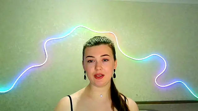 SeductiveTati online show from April 9, 2026, 9:20 pm