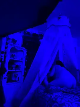 Snapshot of couplelti2 chatting on January 25, 2025, 11:02 am couplelti2 online show from January 25, 2025, 11:02 am