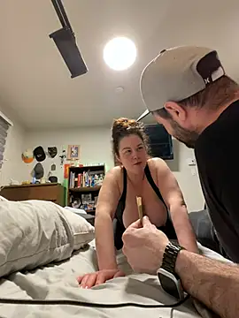 Snapshot of couplelti2 chatting on February 23, 2025, 3:56 am couplelti2 online show from February 23, 2025, 3:56 am