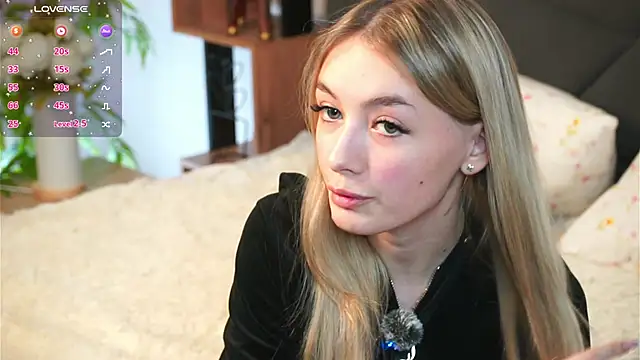 FlairCunard online show from February 3, 2025, 9:29 pm