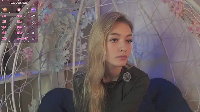 FlairCunard online show from February 11, 2025, 6:33 pm