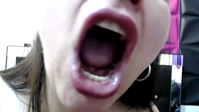 Snapshot of ScarletGlow1 chatting on December 28, 2024, 3:26 am ScarletGlow1 online show from December 28, 2024, 3:26 am