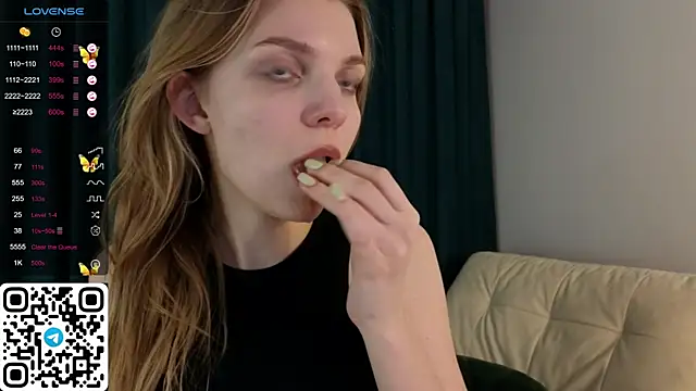 ElswythDecoursey online show from January 6, 2025, 8:07 pm