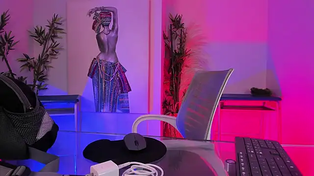 lilith-deveraux online show from February 13, 2025, 12:00 pm