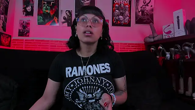 lilith-deveraux online show from September 25, 2025, 3:27 pm