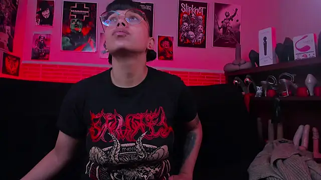 lilith-deveraux online show from October 8, 2025, 2:14 pm