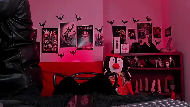 lilith-deveraux online show from December 4, 2025, 4:48 pm