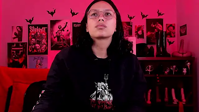 lilith-deveraux online show from April 13, 2026, 3:45 am