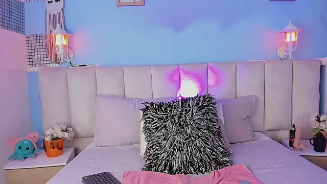 dayanne07 online show from February 12, 2025, 8:18 pm