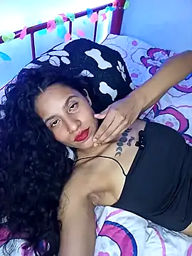 Snapshot of Karii-R chatting on December 6, 2024, 4:03 am Karii-R online show from December 6, 2024, 4:03 am