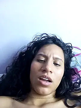 Snapshot of Karii-R chatting on December 15, 2024, 6:51 am Karii-R online show from December 15, 2024, 6:51 am