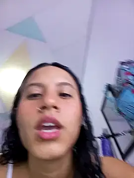 Snapshot of Karii-R chatting on January 11, 2025, 10:29 pm Karii-R online show from January 11, 2025, 10:29 pm