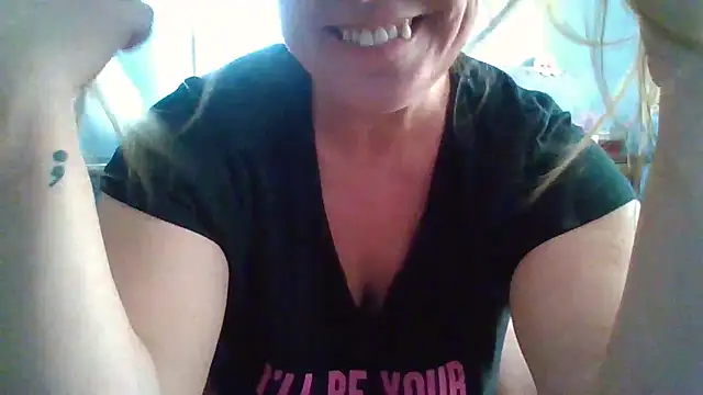 messyclumsyprincess online show from February 9, 2025, 8:34 pm