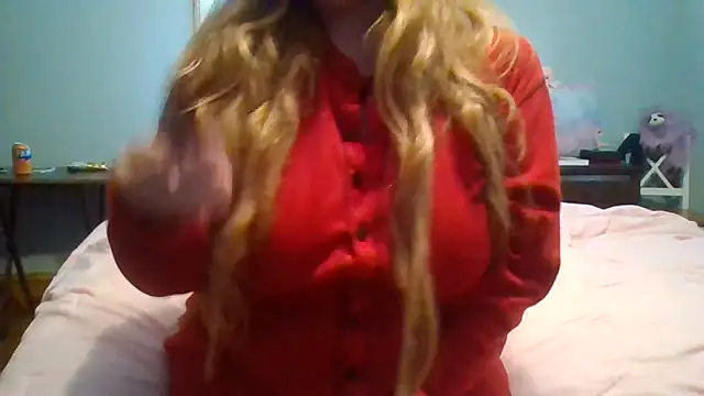 messyclumsyprincess online show from February 12, 2025, 4:11 pm