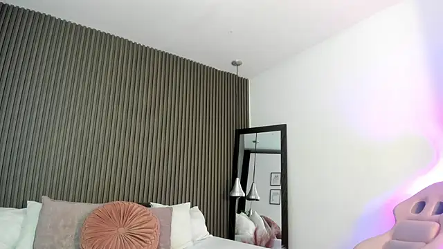 Axel brunette1 online show from September 28, 2025, 8:47 pm