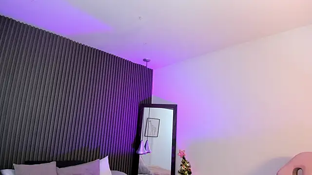 Axel brunette1 online show from December 18, 2025, 7:36 am