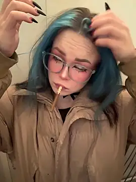 MaddisonHaas online show from December 5, 2025, 12:08 am