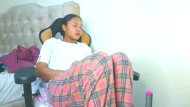 Samary thomas online show from October 25, 2025, 11:32 pm