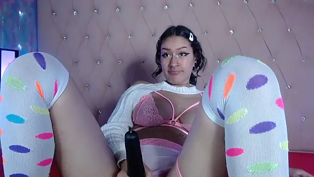 Snapshot of Nina_Ethan chatting on December 3, 2024, 1:30 am Nina Ethan online show from December 3, 2024, 1:30 am