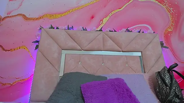 Taylor  cooper online show from November 19, 2025, 6:30 pm