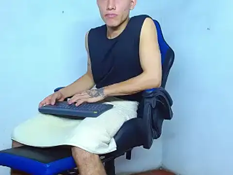 Snapshot of bab_boy_777 chatting on December 6, 2024, 11:36 pm bab boy 777 online show from December 6, 2024, 11:36 pm