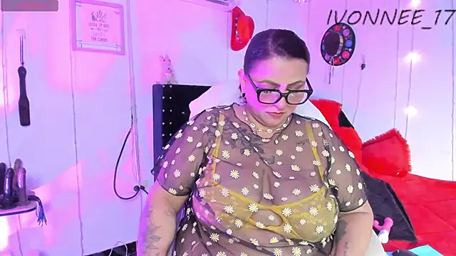 Ivonnee   online show from March 17, 2026, 2:38 am