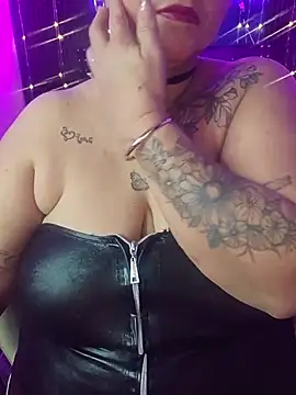 Snapshot of Ivonnee__ chatting on June 26, 2026, 11:25 am Ivonnee online show from June 26, 2026, 11:25 am