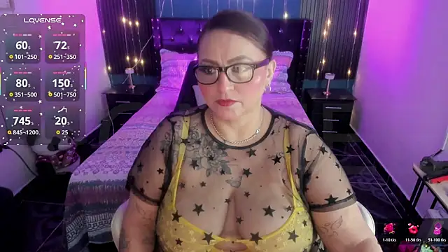 Snapshot of Ivonnee__ chatting on July 4, 2026, 4:29 am Ivonnee online show from July 4, 2026, 4:29 am