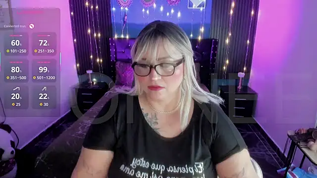 Snapshot of Ivonnee__ chatting on July 16, 2026, 12:05 am Ivonnee online show from July 16, 2026, 12:05 am
