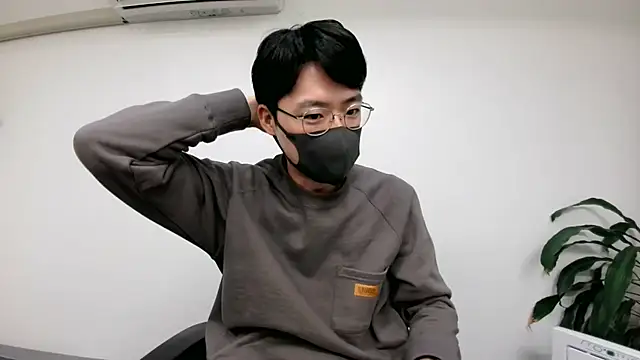 Snapshot of TakuryuJPN chatting on December 9, 2024, 9:58 pm TakuryuJPN online show from December 9, 2024, 9:58 pm