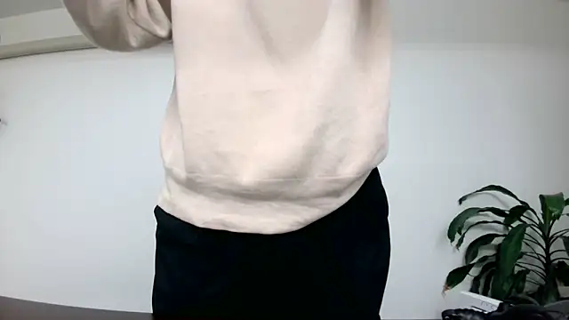 Snapshot of TakuryuJPN chatting on December 12, 2024, 9:15 pm TakuryuJPN online show from December 12, 2024, 9:15 pm