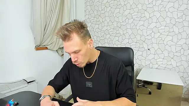 MateoBenjaminX online show from January 6, 2025, 7:56 pm