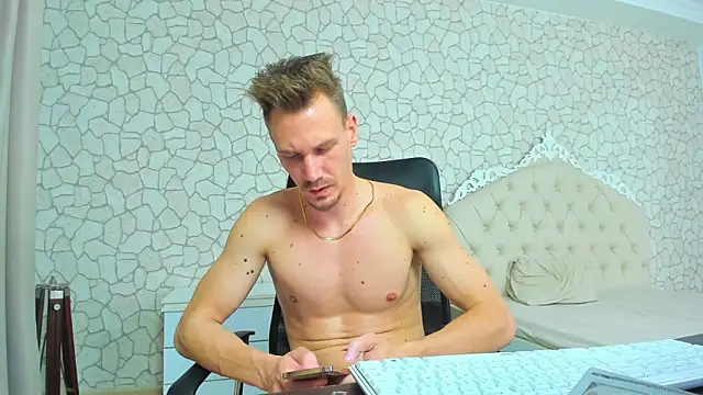 MateoBenjaminX online show from January 10, 2025, 11:29 pm