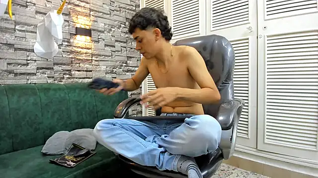 DamiBright online show from October 9, 2025, 5:55 pm