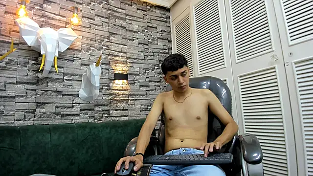 DamiBright online show from October 24, 2025, 5:42 pm