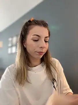 Mia Ethan online show from June 11, 2026, 7:17 am