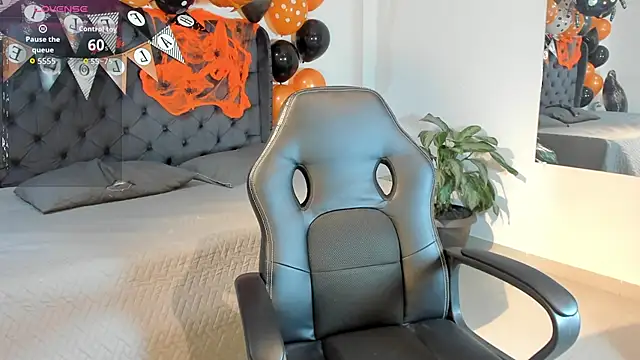  maria foxx  online show from October 9, 2025, 7:12 pm