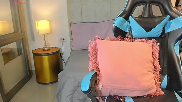  maria foxx  online show from February 16, 2026, 5:53 pm