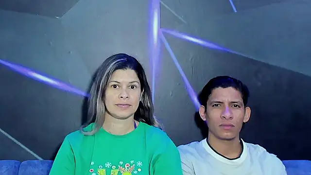 playsgirlhot online show from April 12, 2026, 11:21 pm