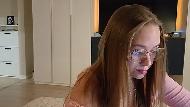 endlesssoffi online show from November 7, 2025, 6:52 pm