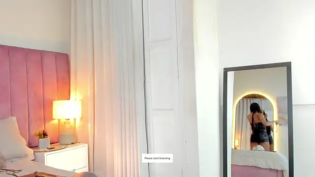 Aleja arango1 online show from March 22, 2025, 5:20 pm